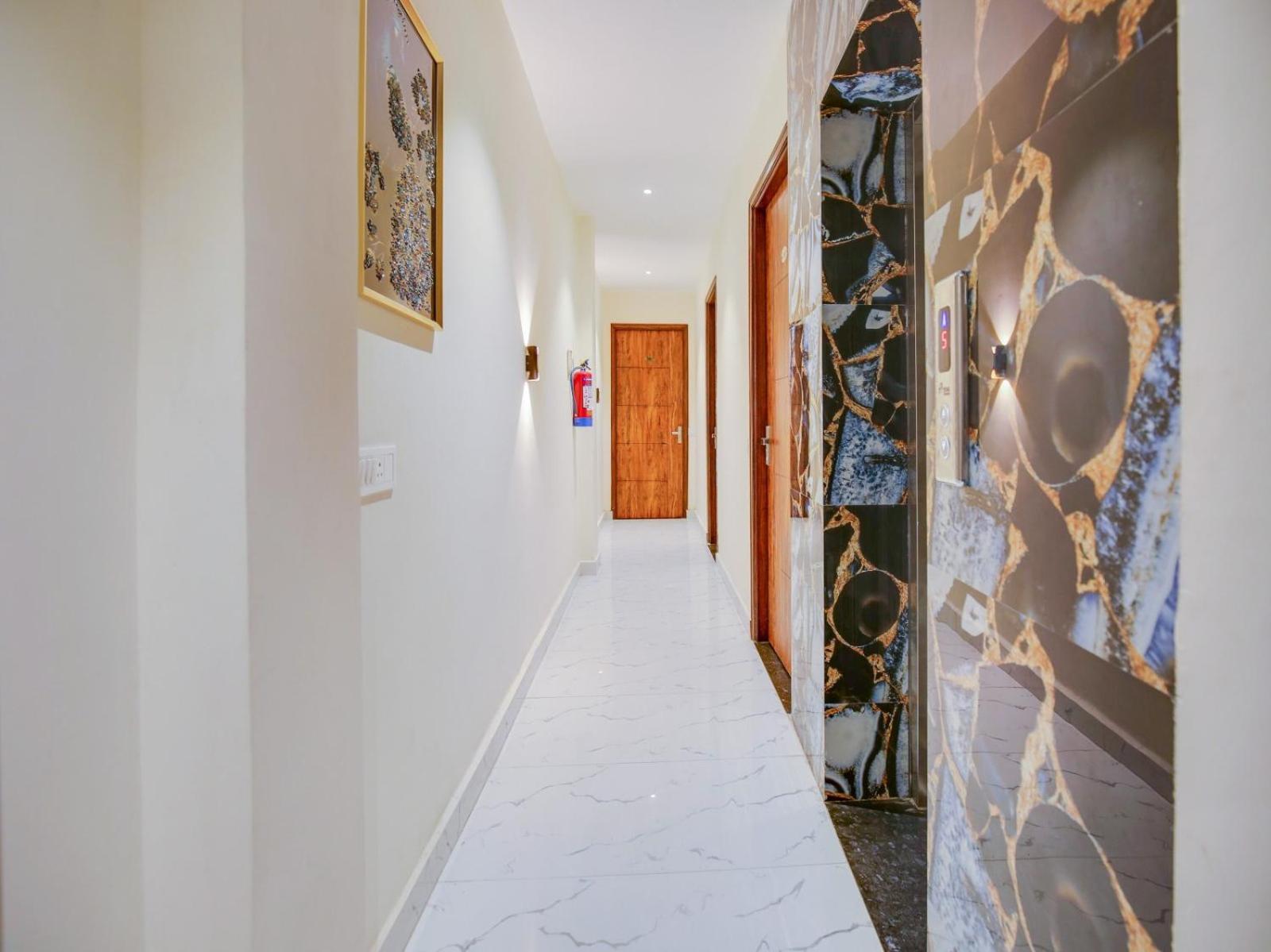 Hotel Holiday First 300 Meter From Golden Temple Amritsar Exterior foto