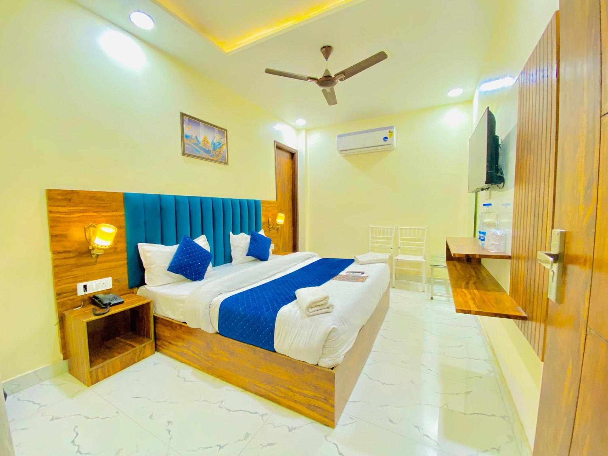 Hotel Holiday First 300 Meter From Golden Temple Amritsar Exterior foto