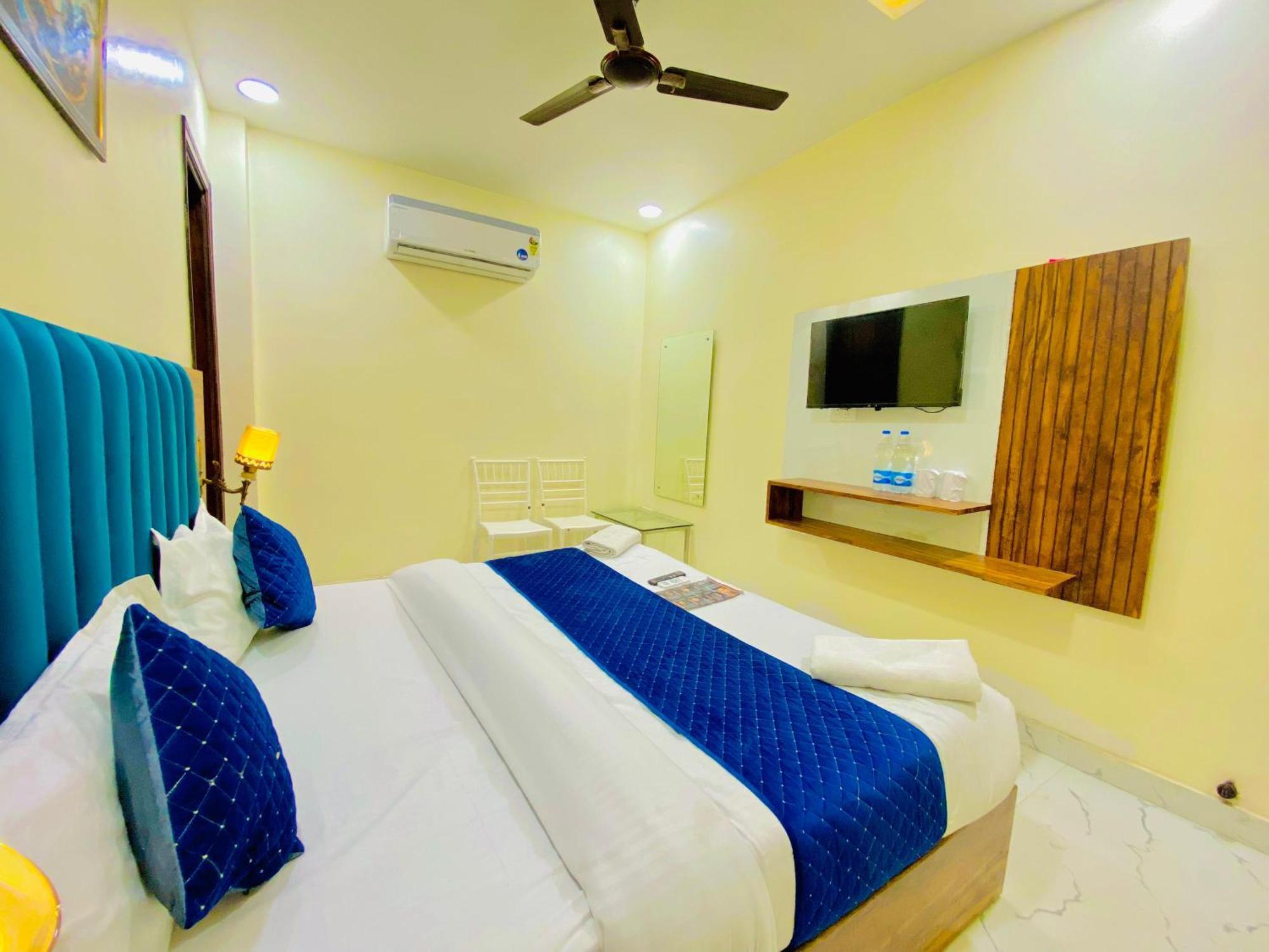 Hotel Holiday First 300 Meter From Golden Temple Amritsar Exterior foto