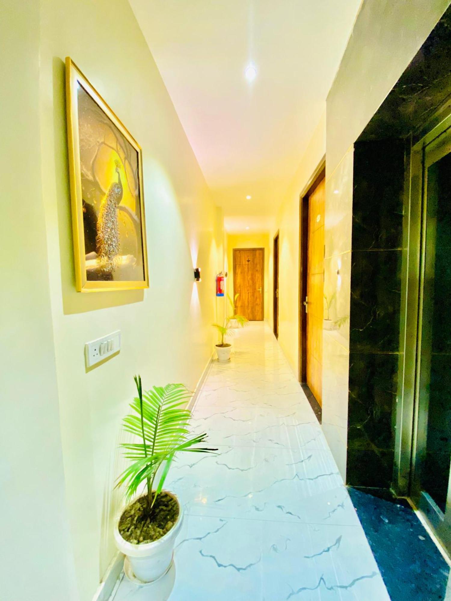 Hotel Holiday First 300 Meter From Golden Temple Amritsar Exterior foto
